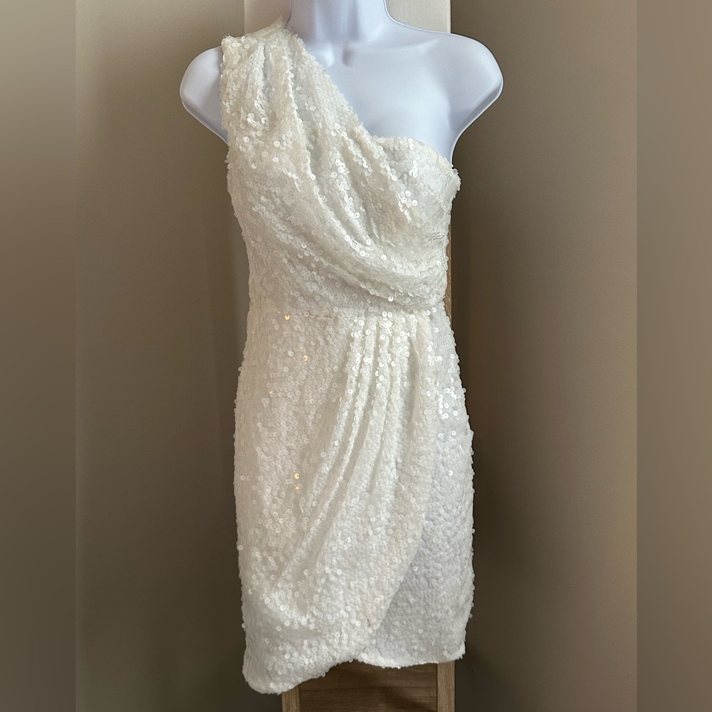 MARCIANO WHITE SEQUIN ONE SHOULDER MINI DRESS SZ. XS